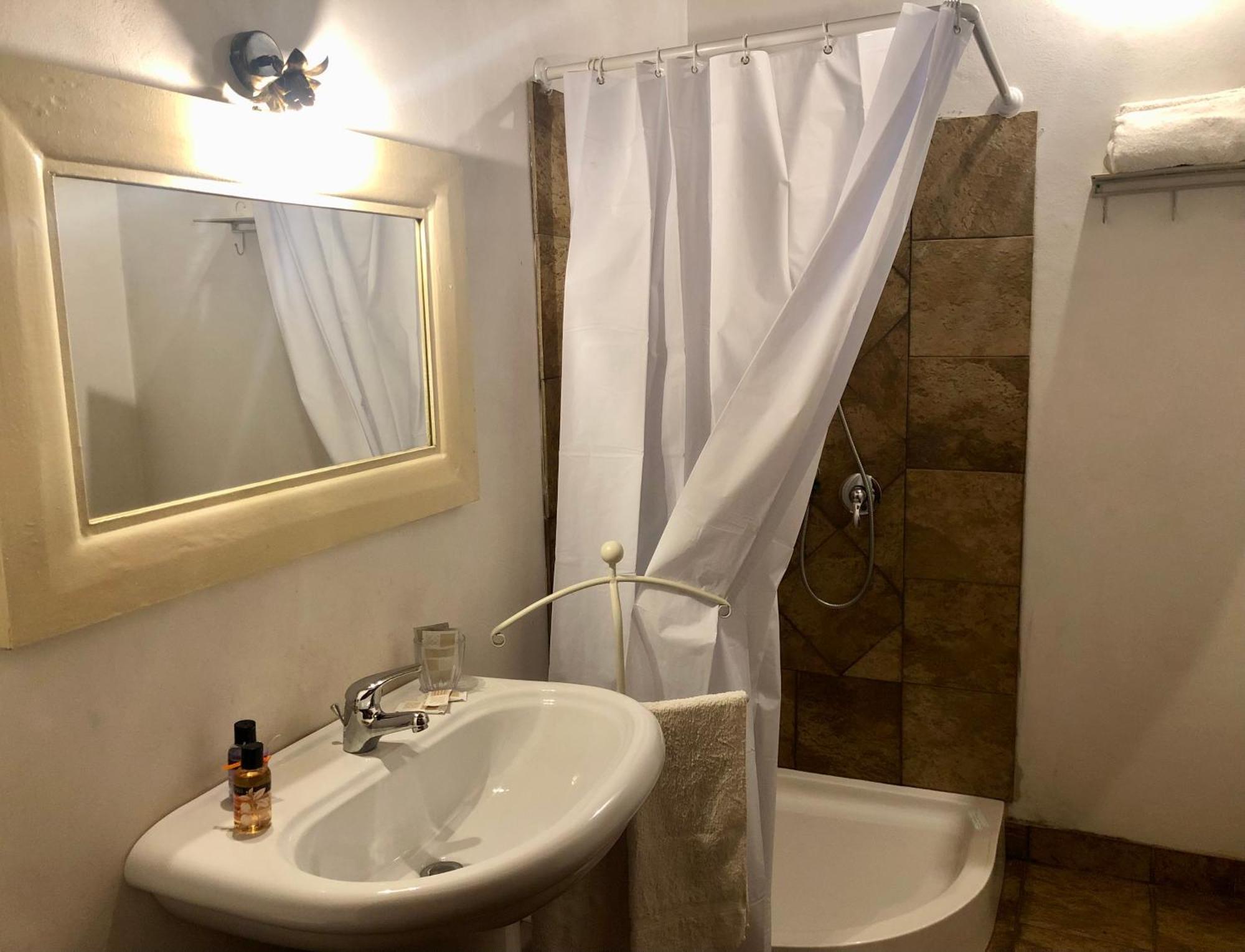 Casale Fedele Family Relax B&B Vicino Al Borgo Ronciglione  Δωμάτιο φωτογραφία